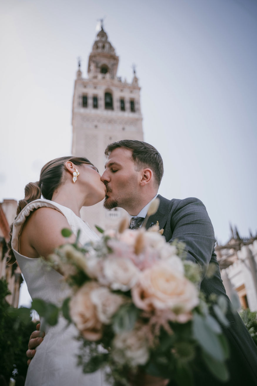 fotografia de bodas en sevilla monumentos catedral giralda triana
