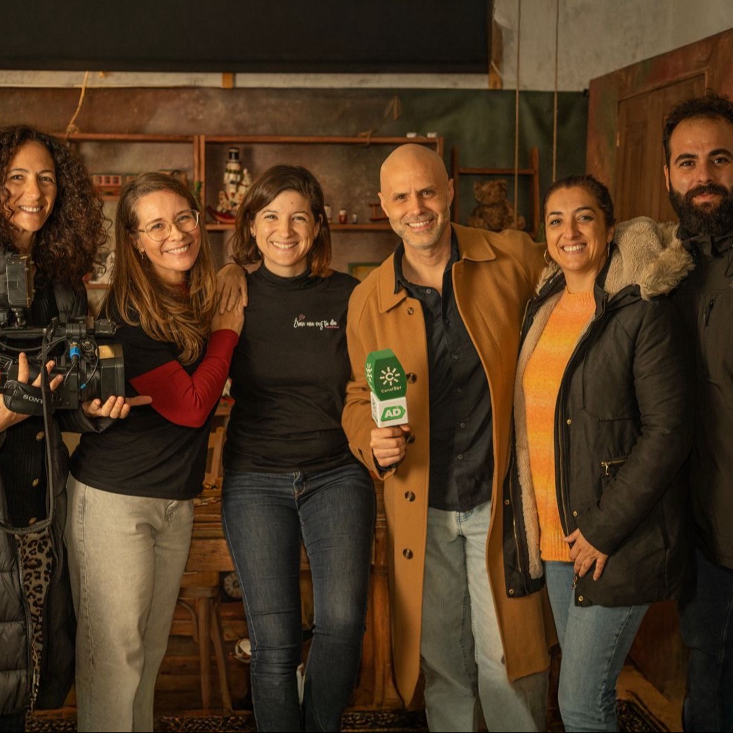 el equipo de erase una vez tu dia foto eventos junto al de canal sur andalucia directo en navidad
