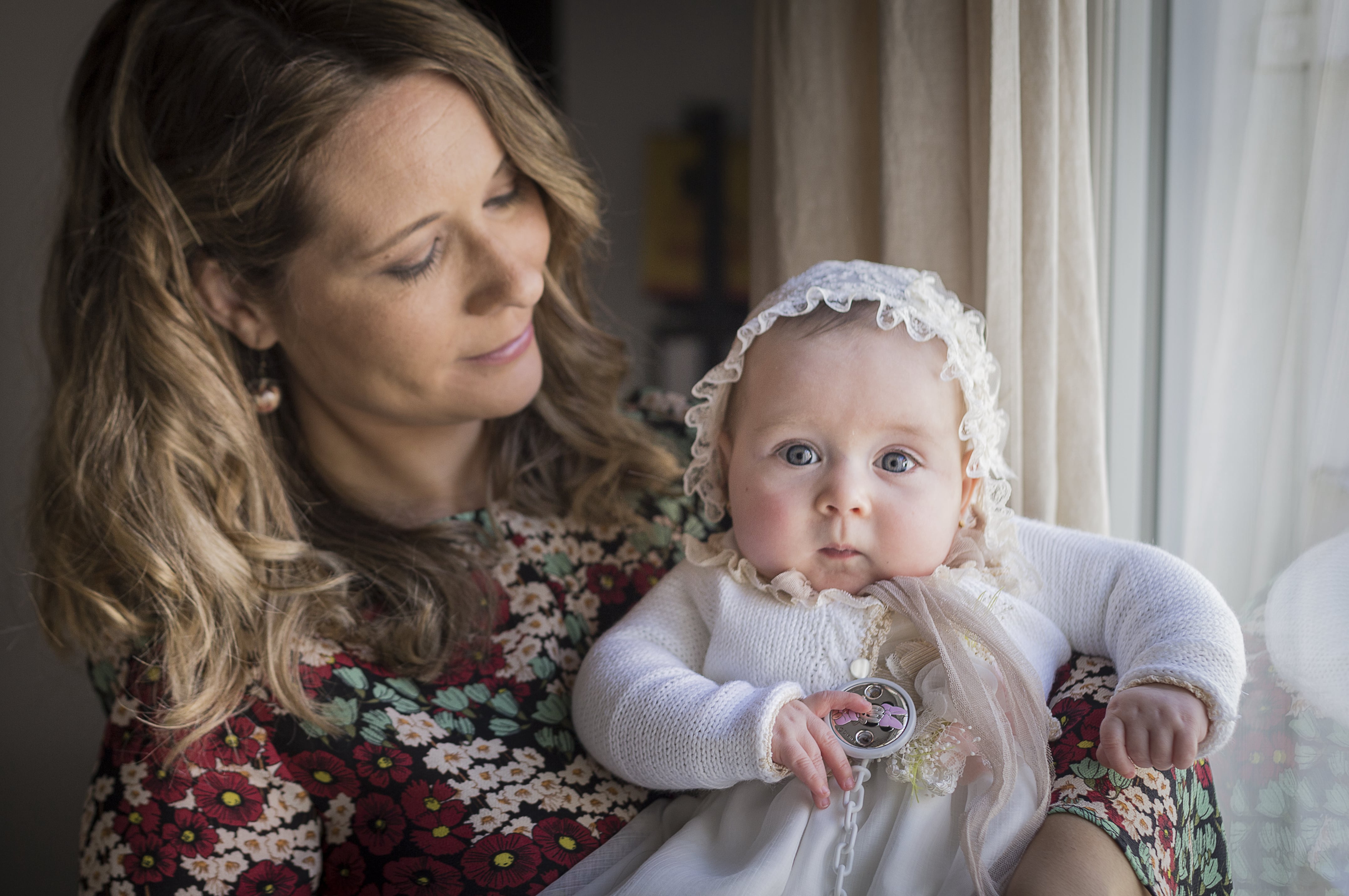 Reportaje de bautizo en Sevilla con fotógrafos profesionales - Érase una vez la luz Fotoeventos