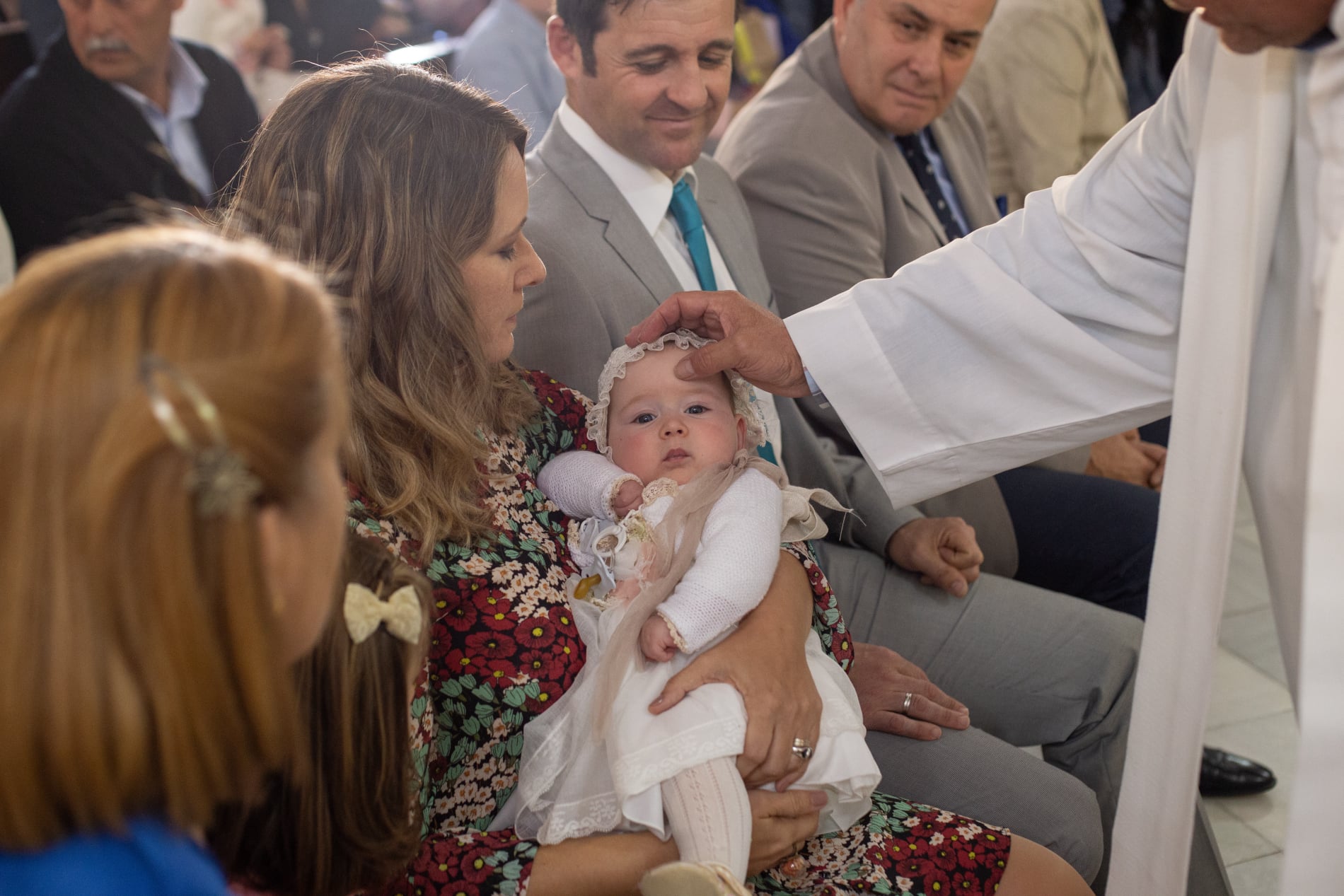 Fotografía artística y natural de bautizo en Sevilla - Érase una vez la luz Fotoeventos