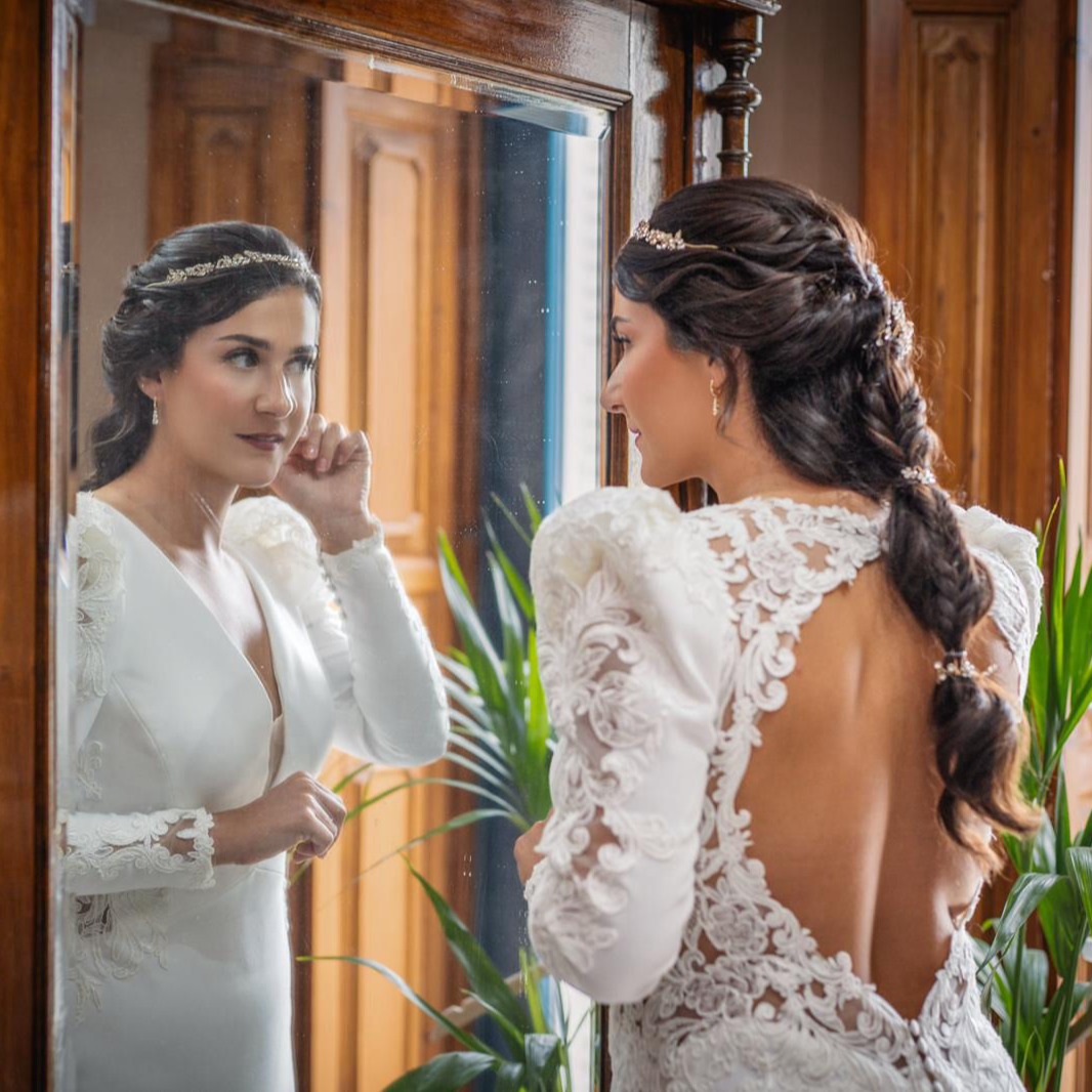 ana y vanesa fotografas divertidas y simpaticas de sevilla y andalucia para retratar el amor de tu boda