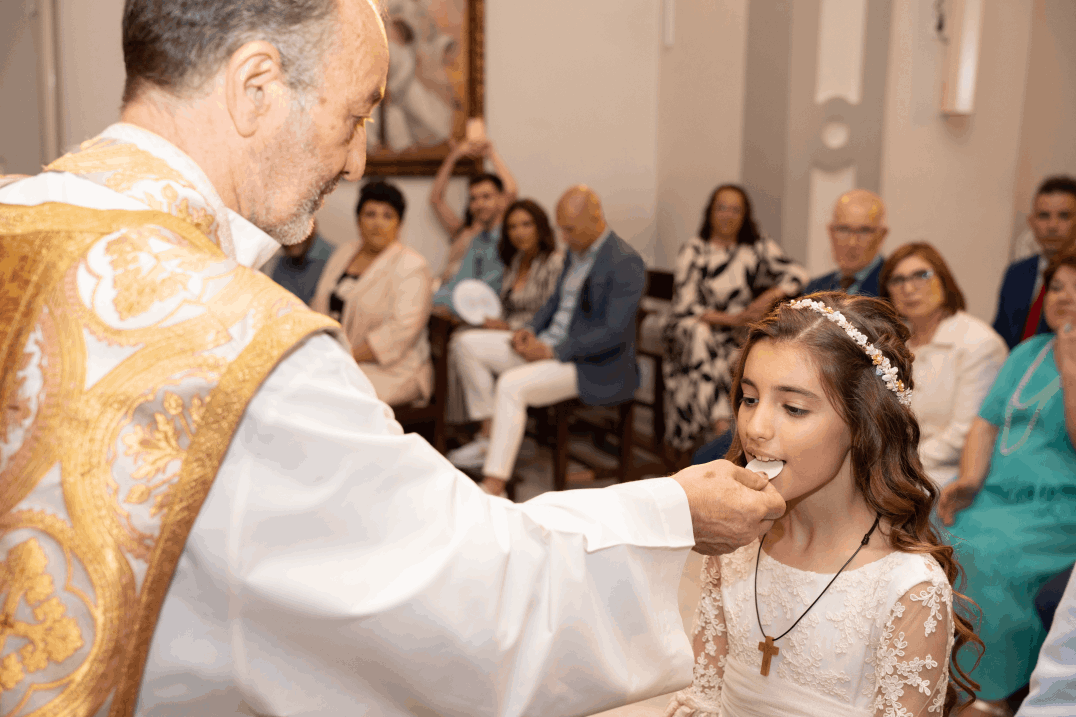Fotografía profesional y natural de comuniones en Sevilla, Triana y Los Remedios - Érase una vez la luz Fotoeventos