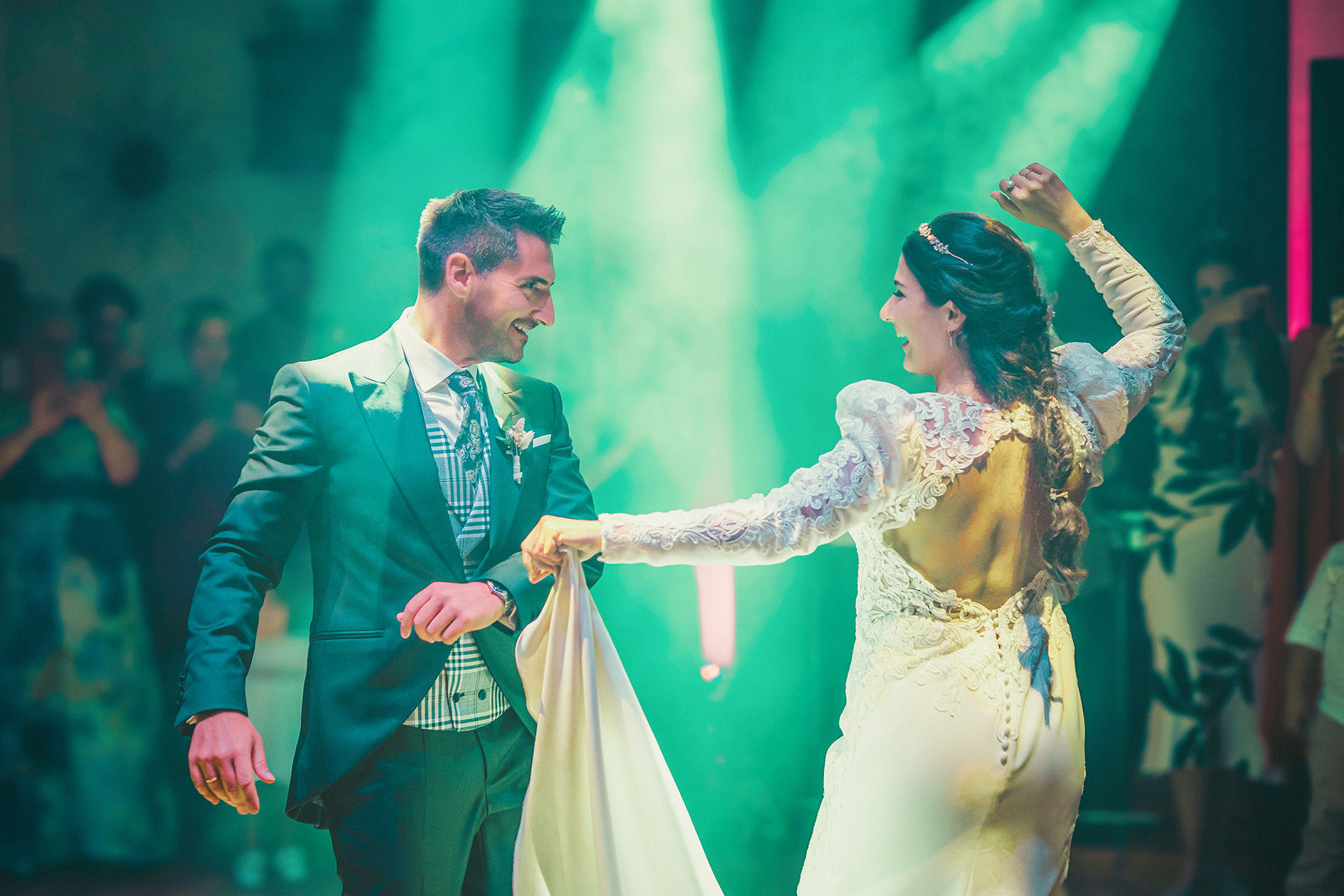 Reportajes fotográficos de boda en Sevilla, La Cartuja y El Porvenir - Érase una vez la luz Fotoeventos