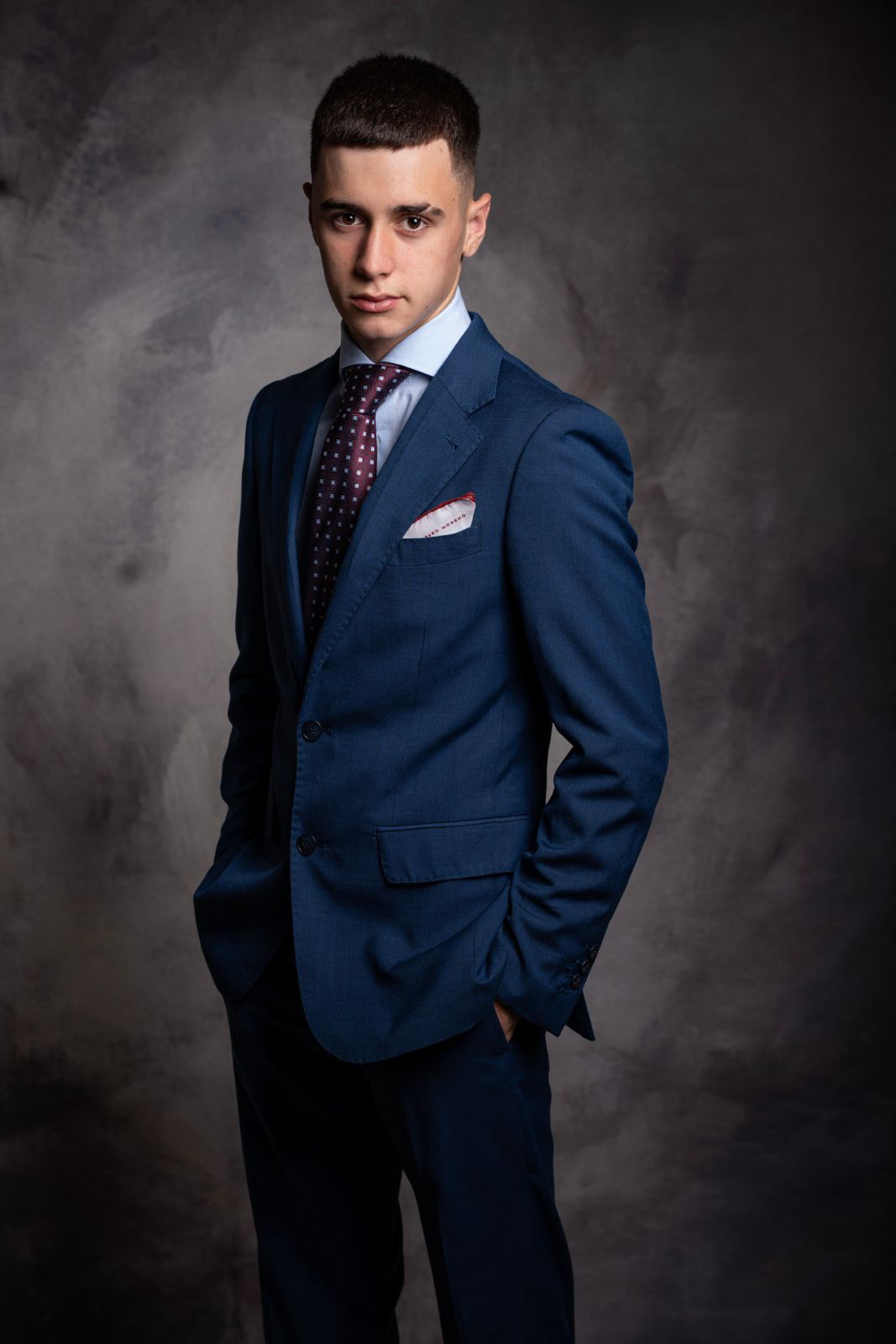 Actriz joven posando para su primer book profesional en Sevilla, fotografía de Érase una vez tu día Fotoeventos